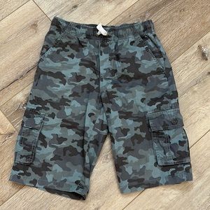 Cat & Jack boys camouflage cargo shorts 12/14